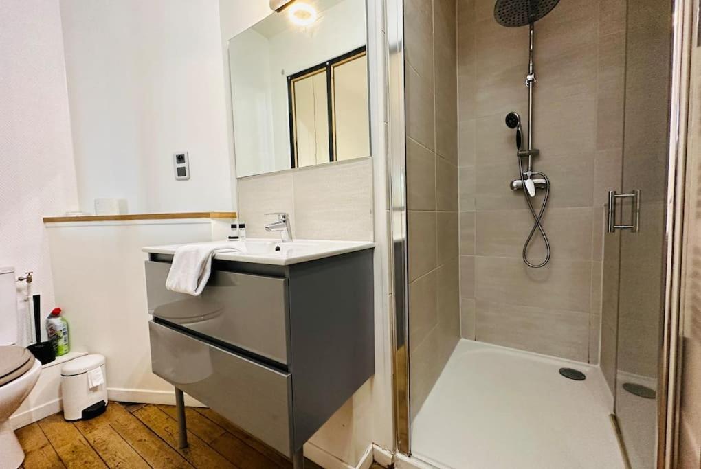 Standing Apartment T2 Near The Train Station And 투르 외부 사진