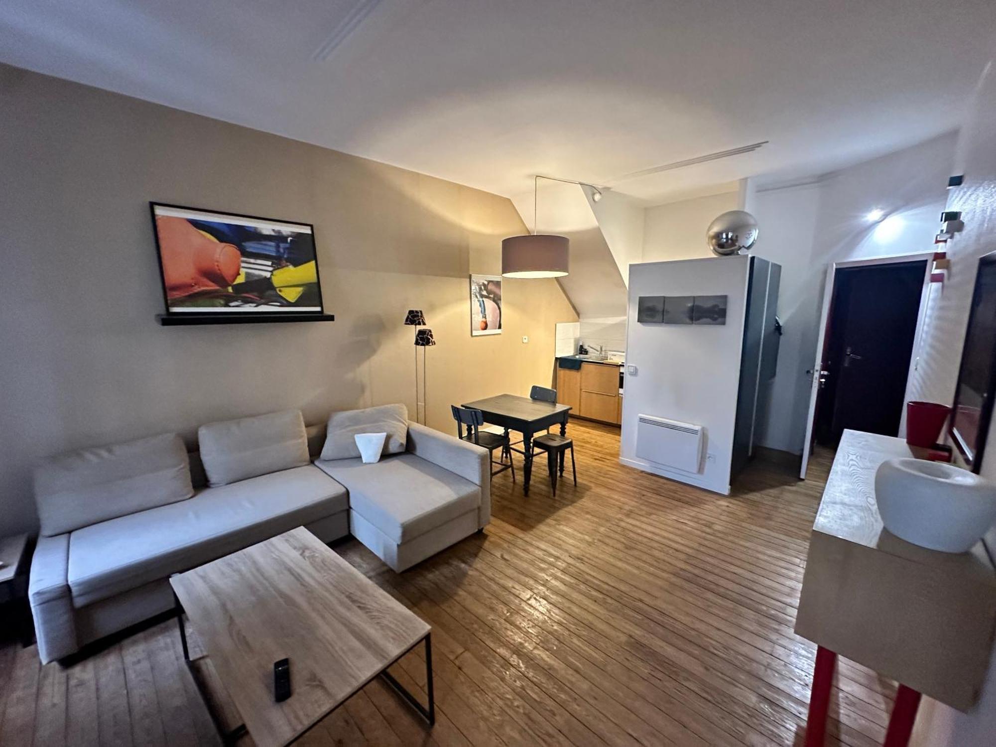 Standing Apartment T2 Near The Train Station And 투르 외부 사진